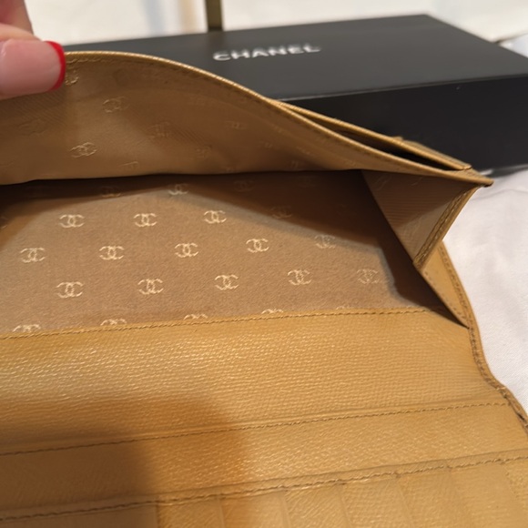 Chanel Wallet - double sided snap wallet. With COA - Picture 8 of 9